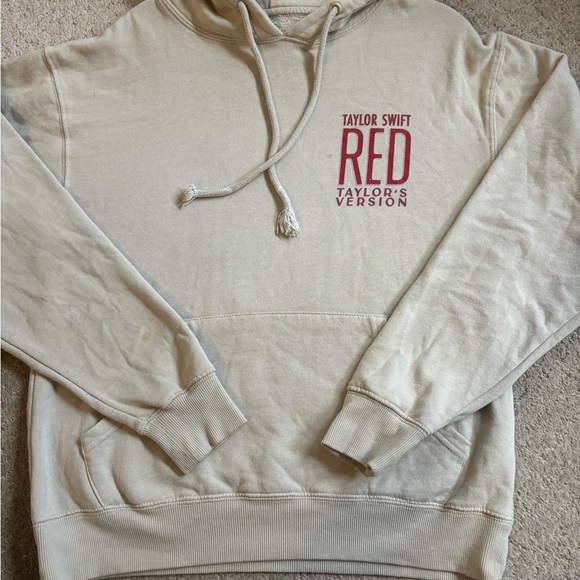 ✨TAYLOR SWIFT RED (Taylor's Version)
Oversized Hoodie Size XS - Picture 6 of 10